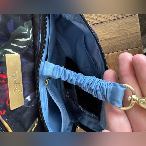 JuJuBe Social Butterfly BFF Backpack/Messenger Diaper Bag **READ DESCRIPTION!** - Picture 8 of 15